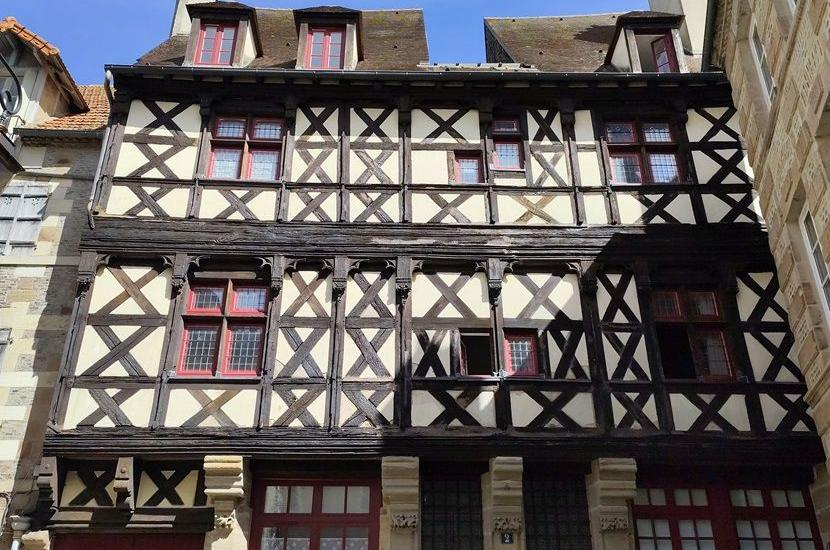 Maison " Thierry de Clèves ", Moulins (c) Moulins Communauté 25 09 03 maison thierry de cleves 1 copy