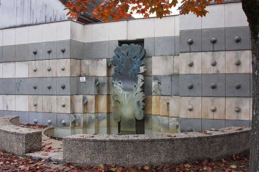 18 fontaine sabatier place bendhorf yzeure c moulins communaute 1 copy
