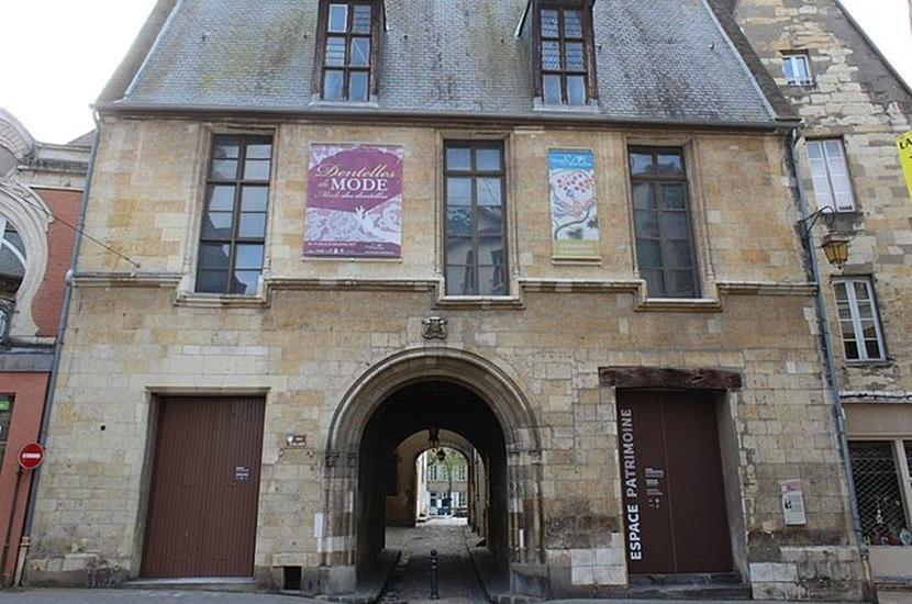 Espace patrimoine - Hôtel Demoret, Moulins (c) Moulins Communauté BATIMENTS HOTEL DEMORET copy